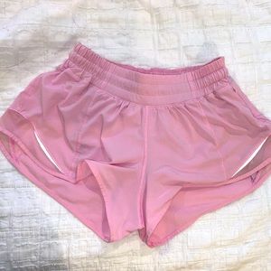 lululemon hotty hot 2.5” size 4